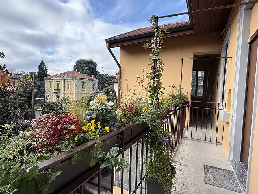 Immagine 7 di Bilocale in vendita  in Via Giuseppe Sirtori 1 a Carate Brianza