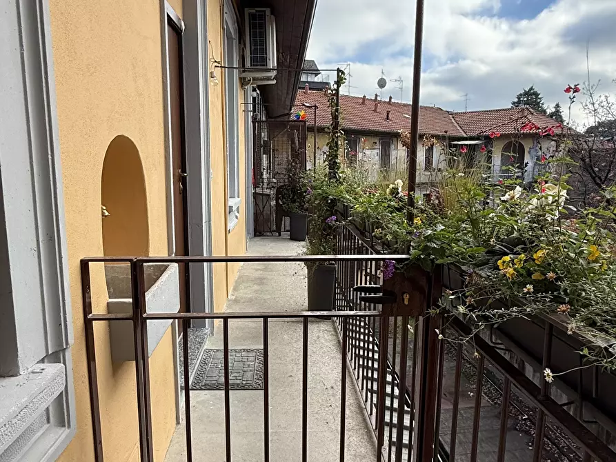 Immagine 6 di Bilocale in vendita  in Via Giuseppe Sirtori 1 a Carate Brianza