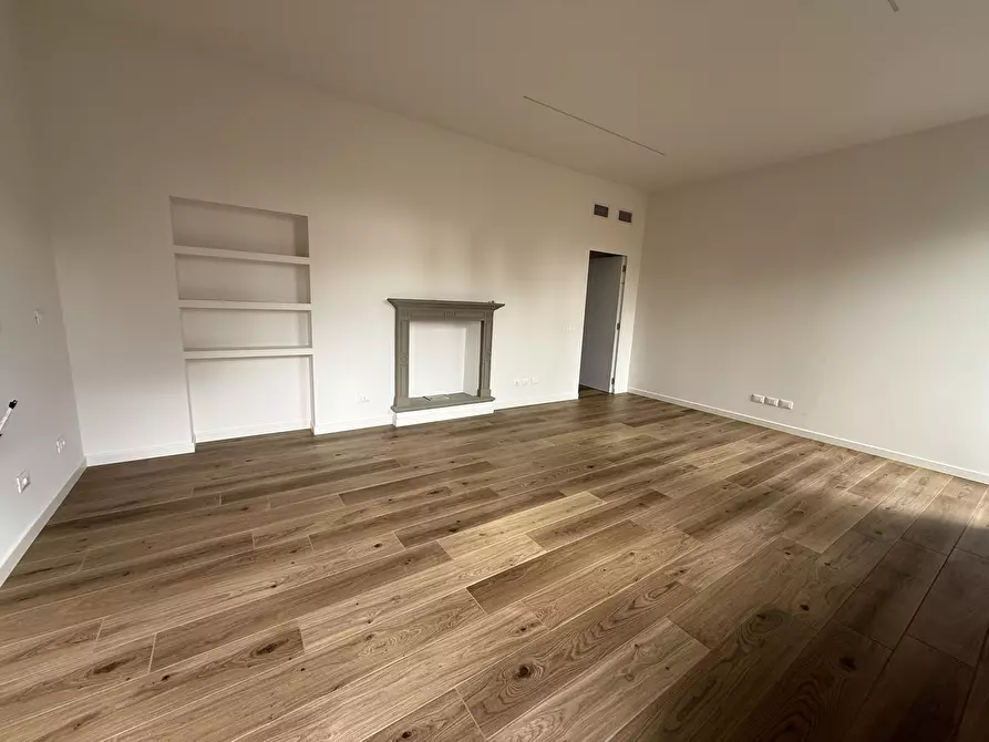 Immagine 32 di Bilocale in vendita  in Via Giuseppe Sirtori 1 a Carate Brianza