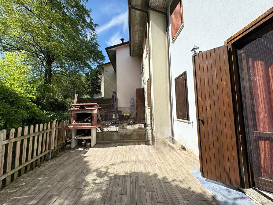 Immagine 10 di Villetta a schiera in vendita  a Fornovo Di Taro