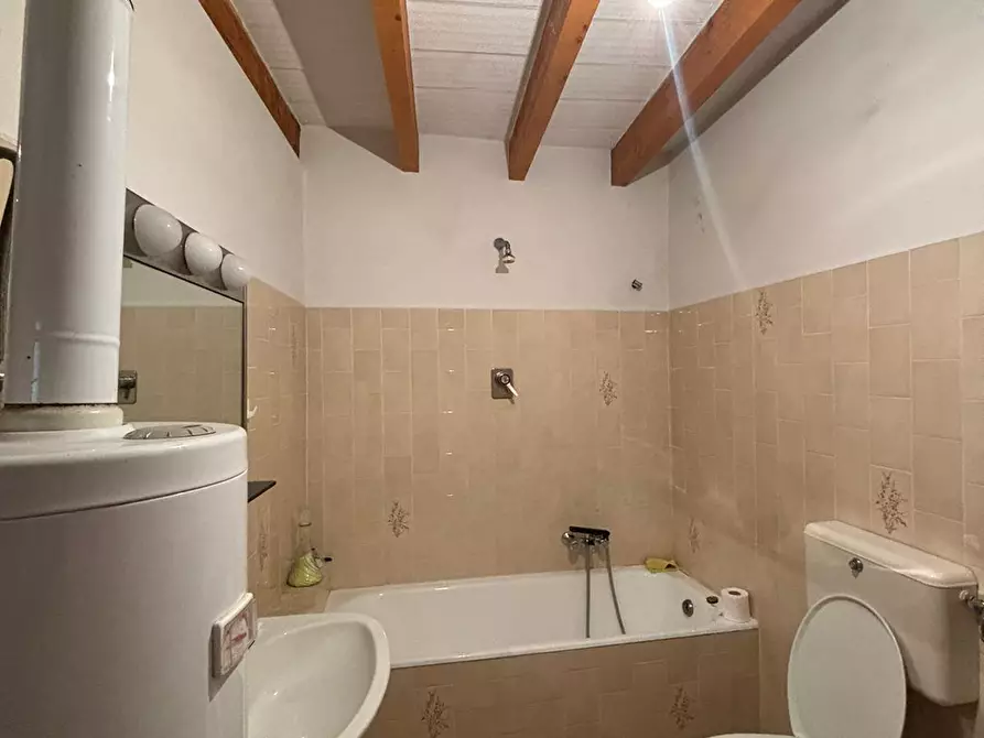 Immagine 29 di Porzione di casa in vendita  a Terenzo