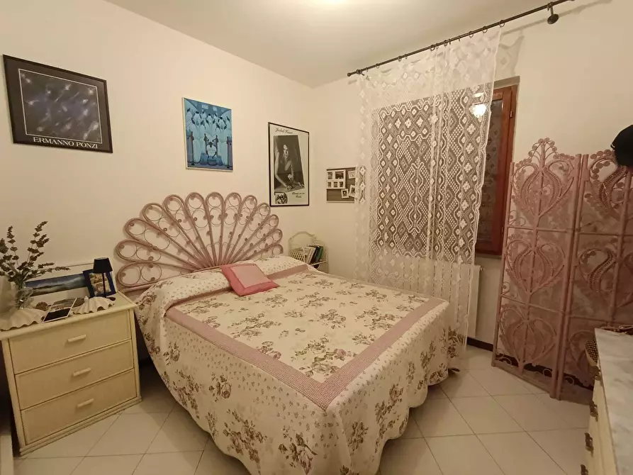 Immagine 14 di Trilocale in affitto  a Massa