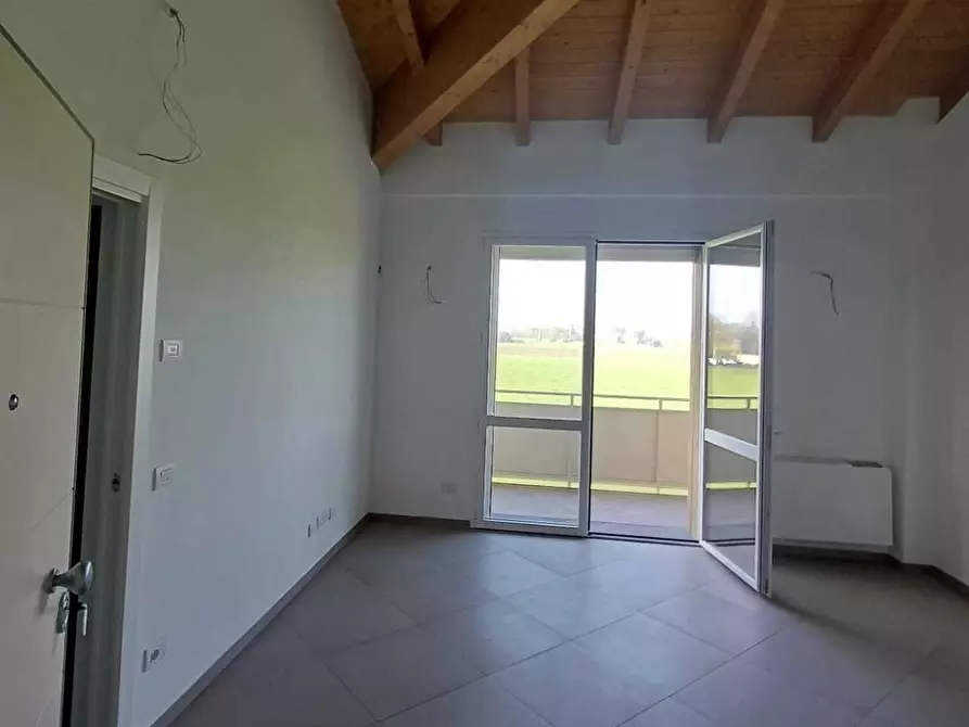 Immagine 32 di Bilocale in vendita  a Montechiarugolo