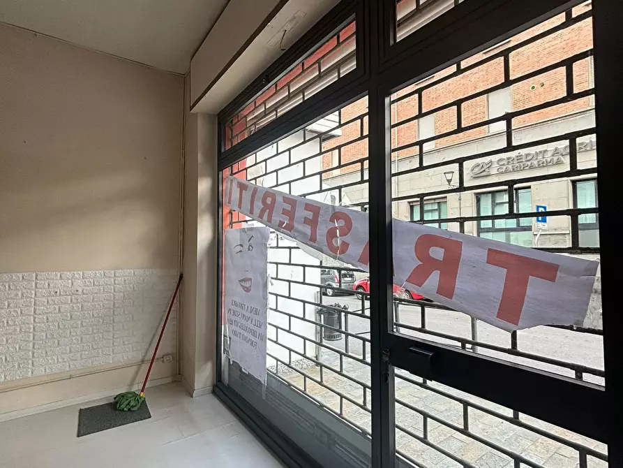 Immagine 9 di Locale commerciale in affitto  a Fornovo Di Taro