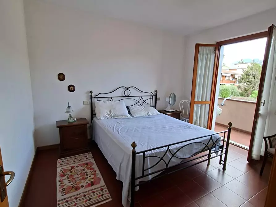Immagine 24 di Quadrilocale in vendita  a Massa