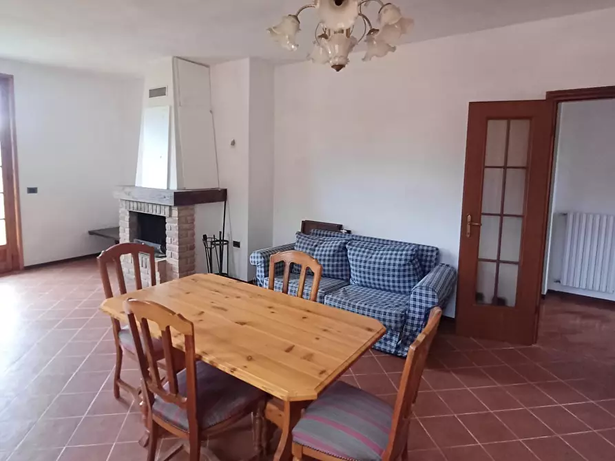 Immagine 10 di Trilocale in vendita  a Fornovo Di Taro