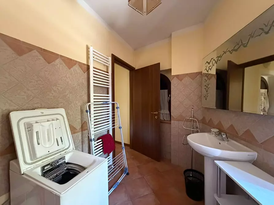 Immagine 16 di Bilocale in affitto  a Varano De' Melegari