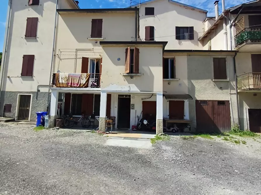 Immagine 1 di Porzione di casa in vendita  a Fornovo Di Taro