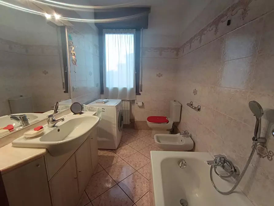 Immagine 27 di Quadrilocale in vendita  a Fornovo Di Taro