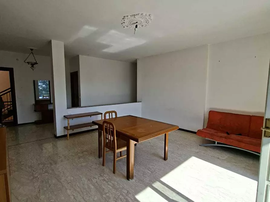 Immagine 21 di Trilocale in vendita  a Medesano