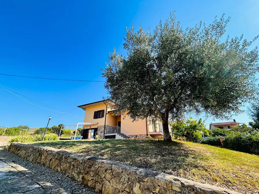 Immagine 1 di Casa indipendente in vendita  a Orbetello