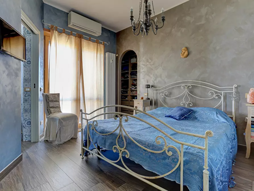 Immagine 4 di Attico in vendita  in Via Davide Campari 10 a Roma