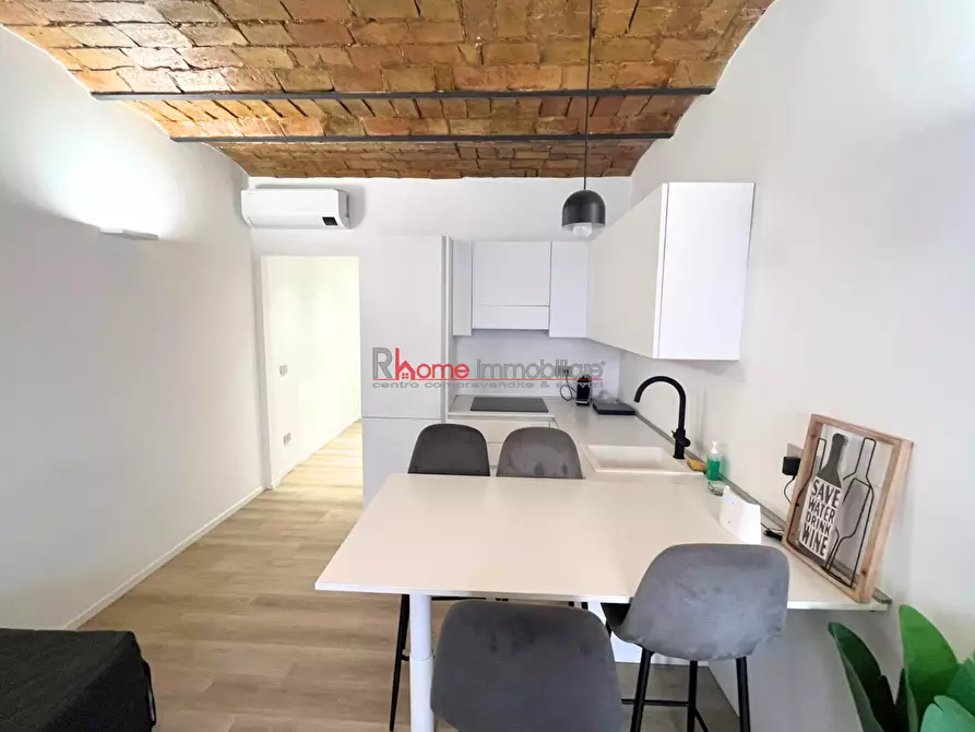 Immagine 9 di Bilocale in vendita  a Roma