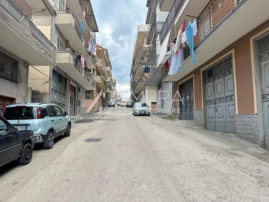 Immagine 2 di Appartamento in vendita  a Adrano