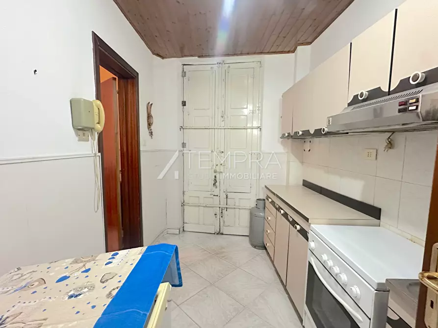 Immagine 4 di Casa indipendente in vendita  in Piazza Giuseppe di Vittorio a Adrano