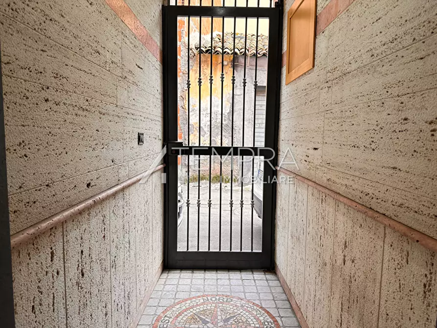 Immagine 32 di Casa indipendente in vendita  a Adrano