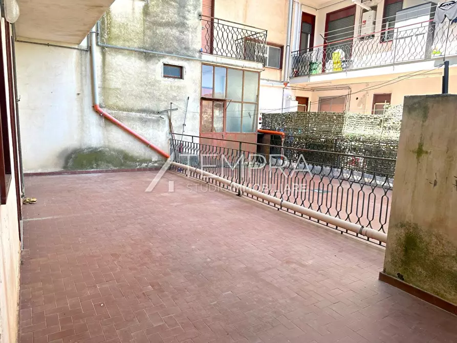 Immagine 14 di Appartamento in vendita  in Via della Regione 17 a Adrano