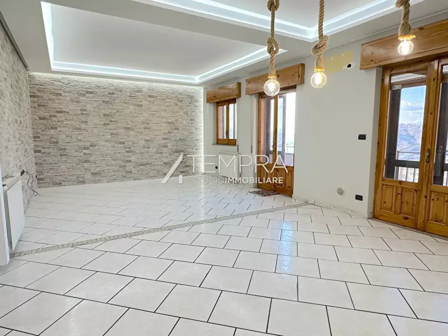 Immagine 3 di Appartamento in vendita  in VIA PAOLO VI a Adrano