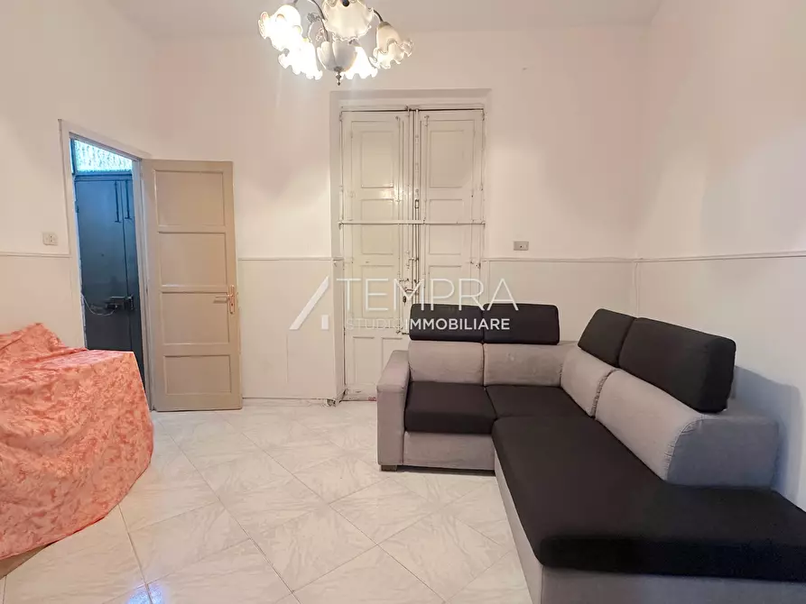 Immagine 2 di Casa indipendente in vendita  in Piazza Giuseppe di Vittorio a Adrano