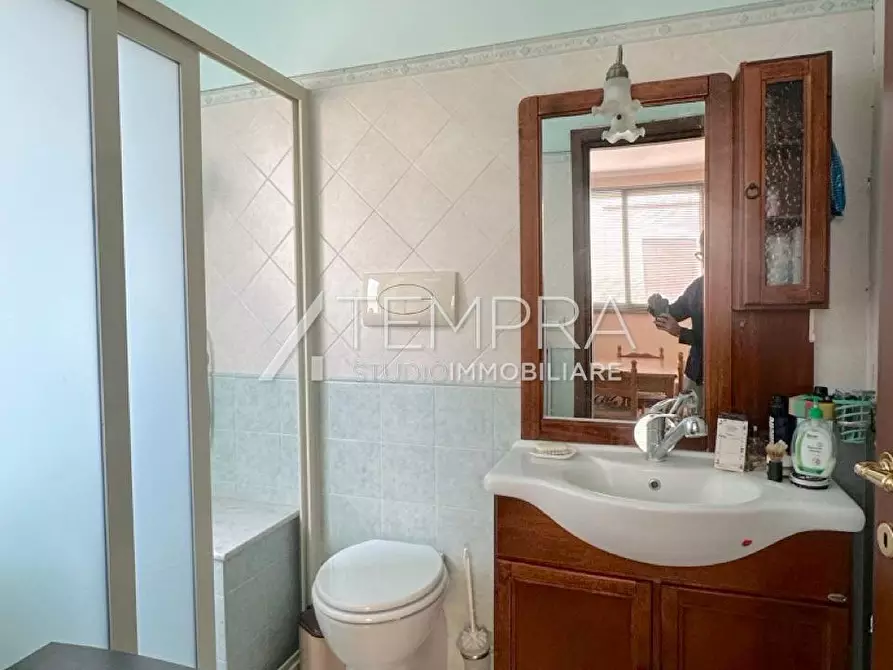 Immagine 11 di Casa indipendente in vendita  a Adrano