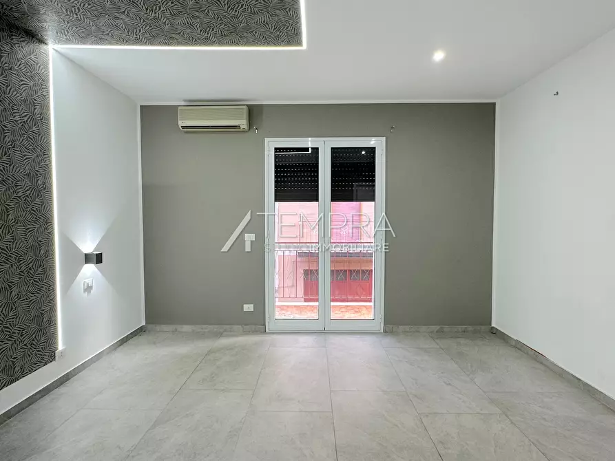 Immagine 8 di Casa indipendente in vendita  a Adrano