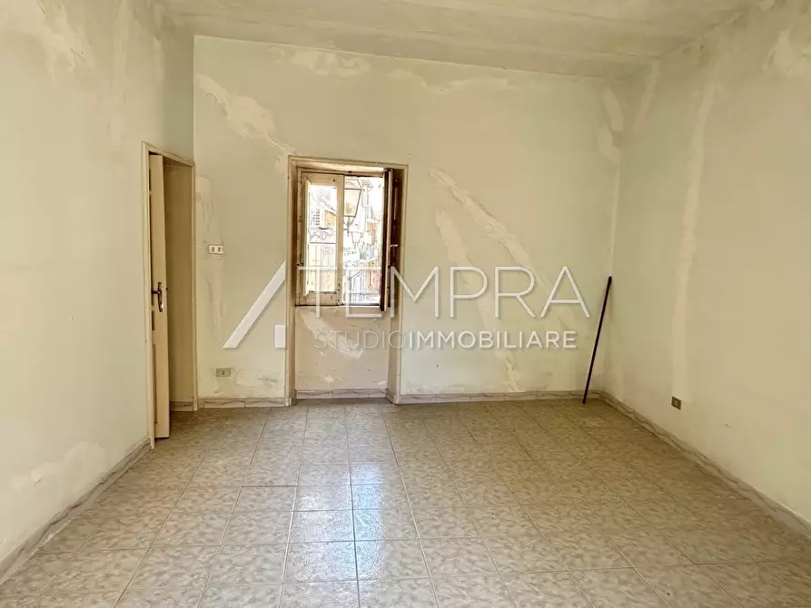 Immagine 7 di Casa indipendente in vendita  a Adrano