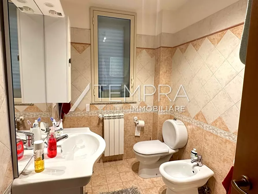 Immagine 10 di Appartamento in vendita  a Aci Castello