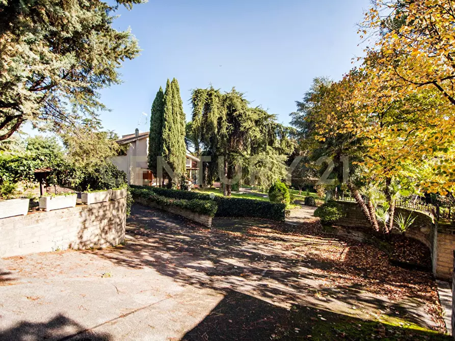 Immagine 41 di Casa bifamiliare in vendita  in Via Veientana 380D a Roma