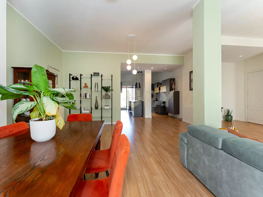 Immagine 10 di Attico in vendita  in Via Vincenzo Giuffrida 203 a Catania