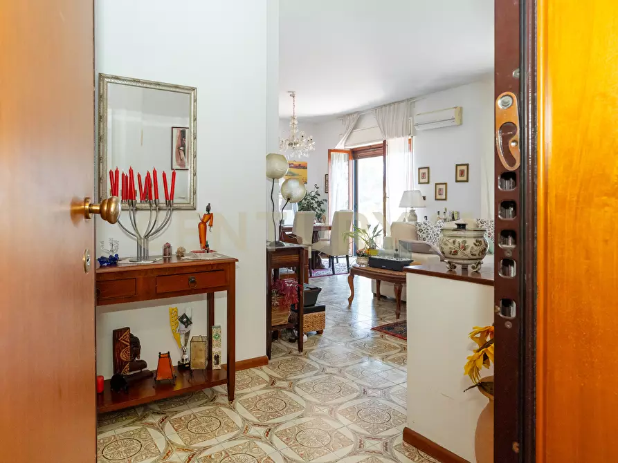 Immagine 10 di Pentalocale in vendita  in Via Cristoforo Colombo 1 a San Gregorio Di Catania