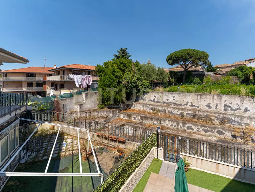 Immagine 37 di Trilocale in vendita  in Via Guglielmo Marconi 107 a Pedara