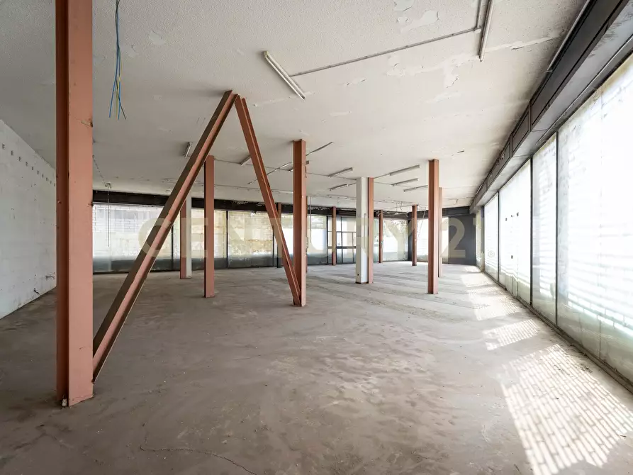 Immagine 23 di Attività commerciale in vendita  in Via Vittorio Emanuele 424 a Paterno'