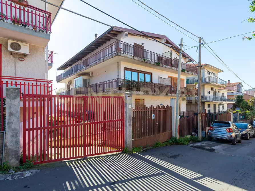 Immagine 39 di Pentalocale in vendita  in Via Antonio de Curtis 27 a Misterbianco