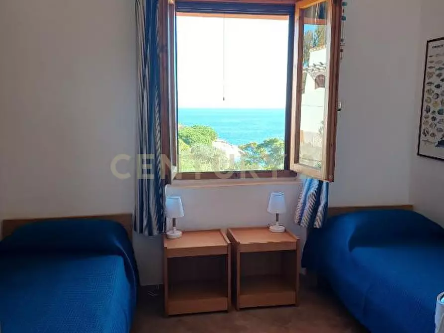 Immagine 13 di Quadrilocale in vendita  in Via dell'Arenella a Isola Del Giglio