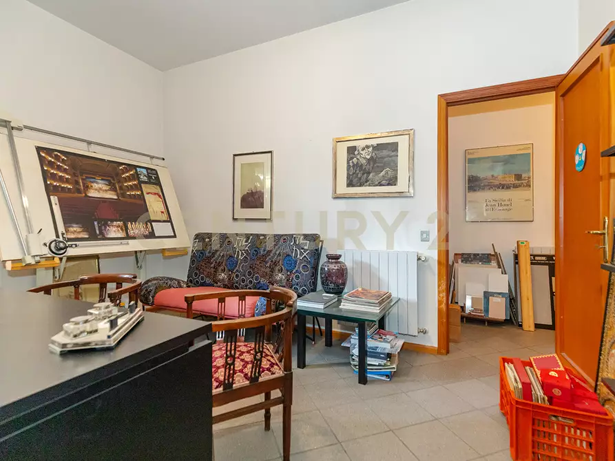 Immagine 18 di Pentalocale in vendita  in Via Convento del Carmine 5 a Tremestieri Etneo