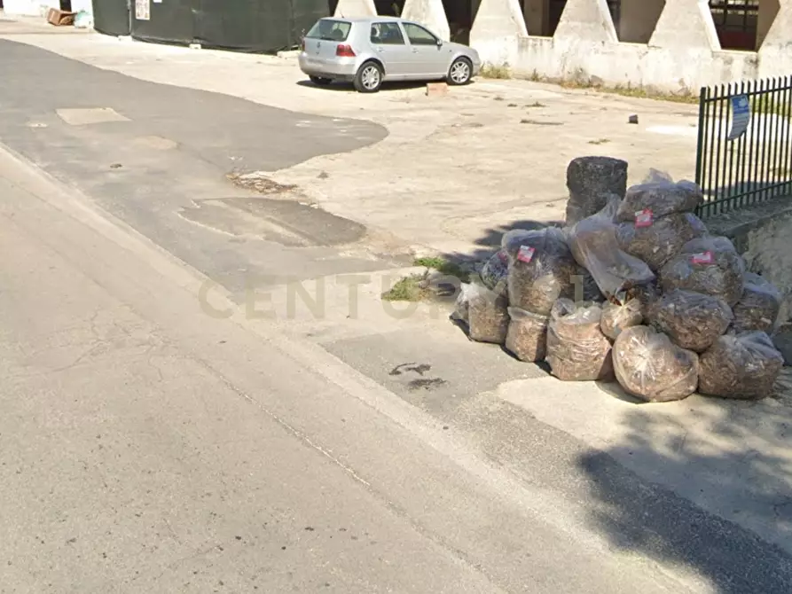 Immagine 9 di Locale commerciale in vendita  in Viale dei Lidi 433 a Siracusa