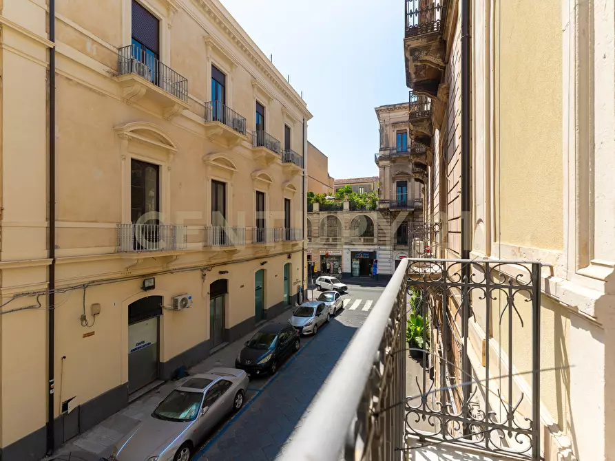 Immagine 40 di Appartamento in vendita  in Via Aloi 11 a Catania