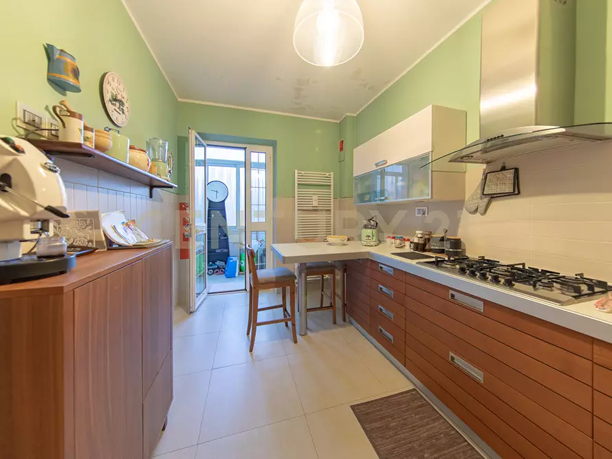 Immagine 22 di Quadrilocale in vendita  in Viale Ippocrate 116 a Roma