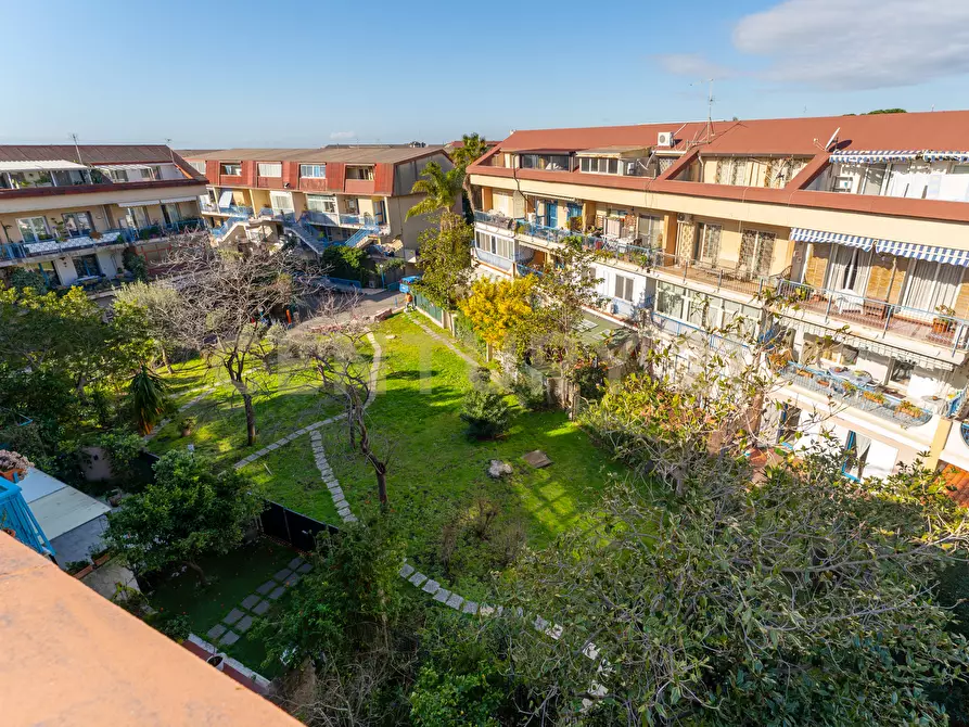 Immagine 46 di Casa semindipendente in vendita  in Via G. Leopardi 1 a Sant'agata Li Battiati