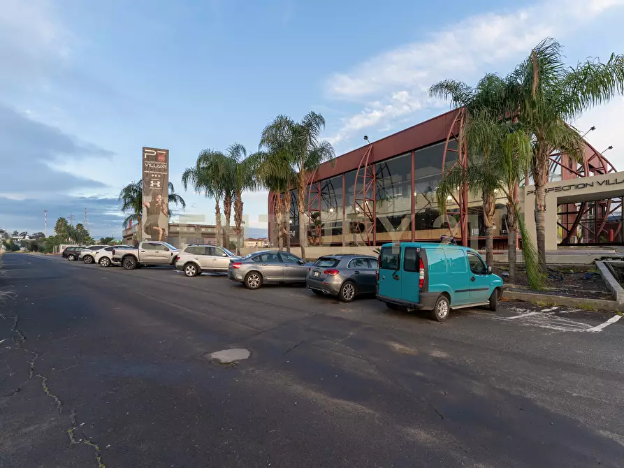 Immagine 4 di Attività commerciale in vendita  in Viale del Commercio a Misterbianco