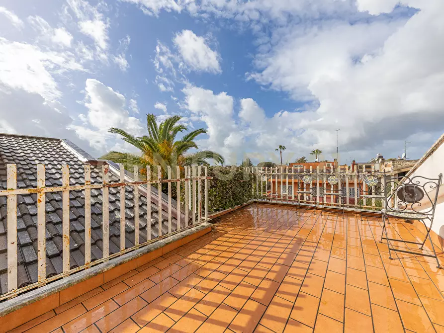 Immagine 103 di Villa in affitto  in Via Bedollo 117 a Roma