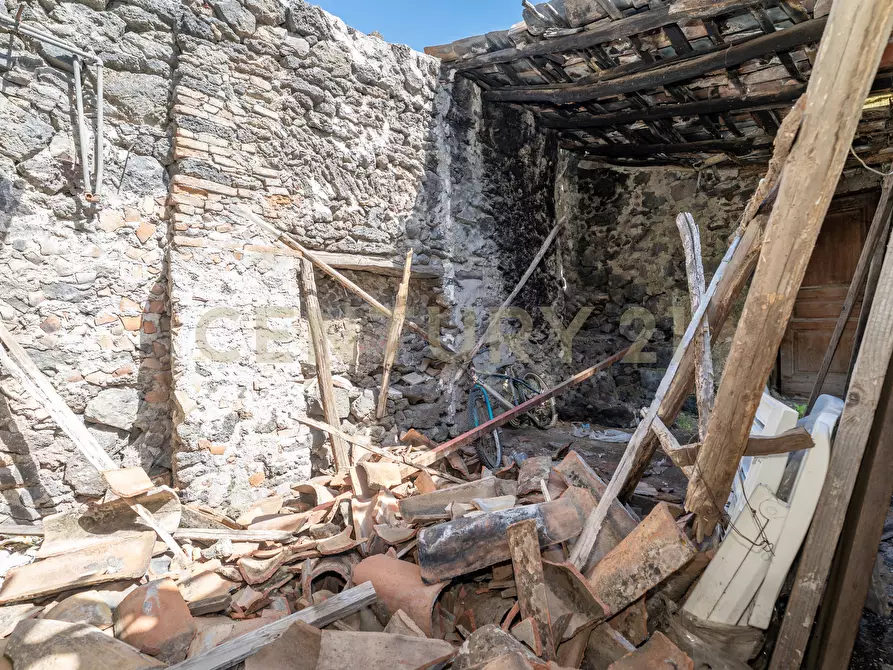 Immagine 20 di Casa indipendente in vendita  in Via San Martino 10 a Camporotondo Etneo