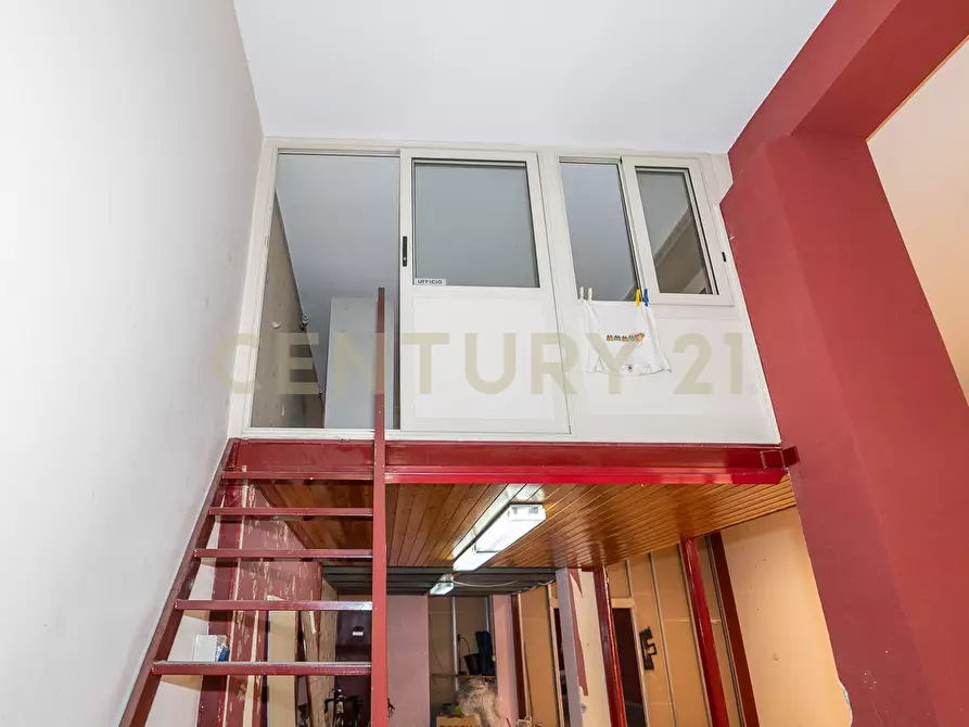 Immagine 21 di Attività commerciale in vendita  a Misterbianco