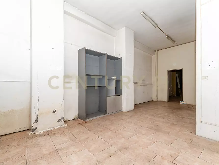 Immagine 16 di Locale commerciale in vendita  in Via Antonio Santangelo Fulci 13 a Catania