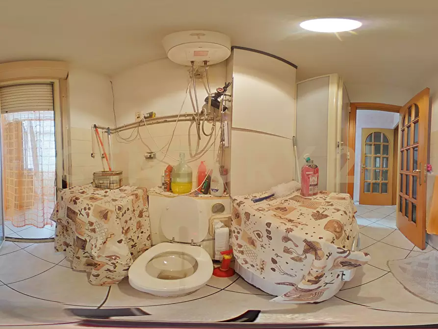 Immagine 43 di Quadrilocale in vendita  in Via Santissima Trinità 71 a Catania