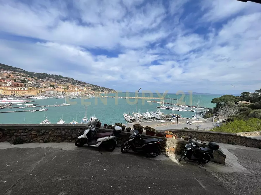 Immagine 8 di Trilocale in vendita  in Via Discesa del Valle 22 a Monte Argentario