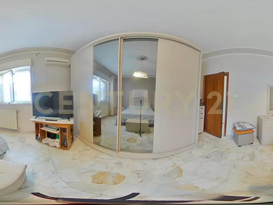 Immagine 59 di Villa in vendita  in Via Macello 47 a Catania