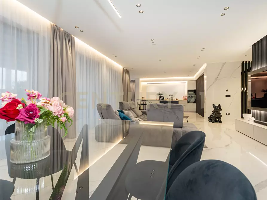 Immagine 39 di Villa in vendita  in Via Sant' Andrea 8 a Catania