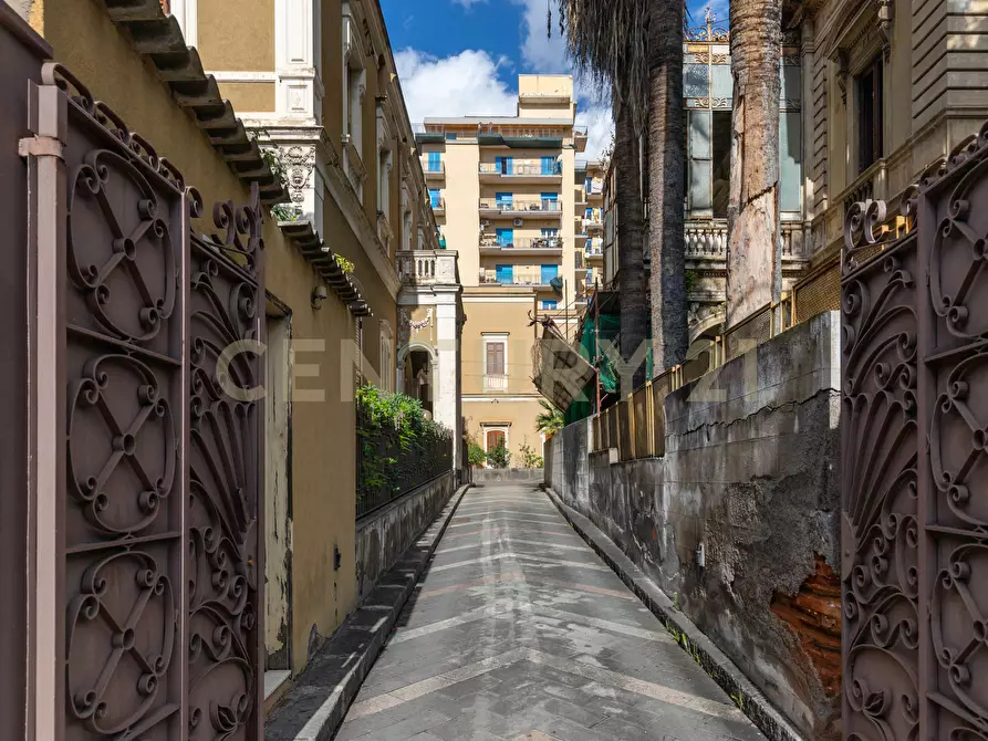 Immagine 5 di Palazzo in affitto  in Viale Regina Margherita 16 a Catania