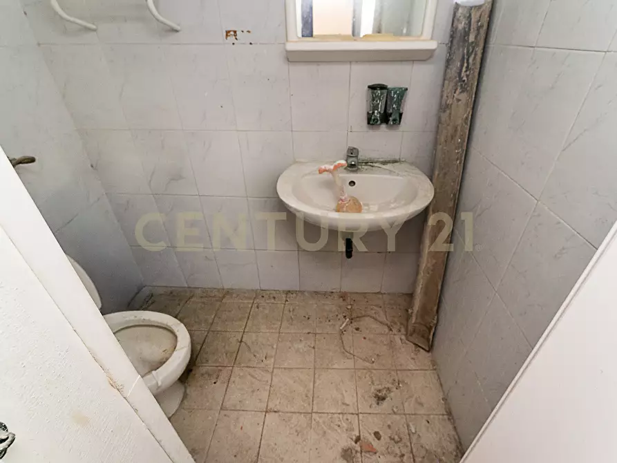 Immagine 16 di Attività commerciale in vendita  in Via Principe Umberto 265 a Augusta